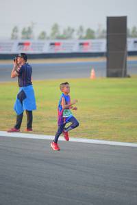 BIB: 520
                            <button type="button" onclick="openModal(10458461)" class="btn btn-primary btn-sm float-right btn-popup" data-toggle="modal" data-target=".modal-high-quality">
                        <i class="fas fa-shopping-cart"></i> Add to Cart
                    </button>
                                            <button type="button" onclick="isThisMe(10458461, true)" class="btn btn-success btn-sm float-right btn-popup btn-isme hidden" data-toggle="tooltip" data-placement="bottom" title="นี่คือรูปของคุณใช่ไหม คลิกที่นี่เพื่อเอาเข้าอัลบั้ม">
                        <i class="fas fa-plus"></i> Add to album
                    </button>
                    <button type="button" onclick="isThisMe(10458461, false)" class="btn btn-warning btn-sm float-right btn-popup btn-isnotme hidden">
                        <i class="fas fa-ban"></i> Remove from album
                    </button>