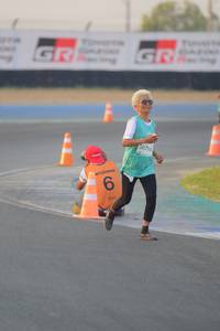 BIB: 0794
                            <button type="button" onclick="openModal(10465205)" class="btn btn-primary btn-sm float-right btn-popup" data-toggle="modal" data-target=".modal-high-quality">
                        <i class="fas fa-shopping-cart"></i> Add to Cart
                    </button>
                                            <button type="button" onclick="isThisMe(10465205, true)" class="btn btn-success btn-sm float-right btn-popup btn-isme hidden" data-toggle="tooltip" data-placement="bottom" title="นี่คือรูปของคุณใช่ไหม คลิกที่นี่เพื่อเอาเข้าอัลบั้ม">
                        <i class="fas fa-plus"></i> Add to album
                    </button>
                    <button type="button" onclick="isThisMe(10465205, false)" class="btn btn-warning btn-sm float-right btn-popup btn-isnotme hidden">
                        <i class="fas fa-ban"></i> Remove from album
                    </button>