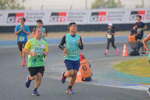 BIB: 50440, 51799
                            <button type="button" onclick="openModal(10466032)" class="btn btn-primary btn-sm float-right btn-popup" data-toggle="modal" data-target=".modal-high-quality">
                        <i class="fas fa-shopping-cart"></i> Add to Cart
                    </button>
                                            <button type="button" onclick="isThisMe(10466032, true)" class="btn btn-success btn-sm float-right btn-popup btn-isme hidden" data-toggle="tooltip" data-placement="bottom" title="นี่คือรูปของคุณใช่ไหม คลิกที่นี่เพื่อเอาเข้าอัลบั้ม">
                        <i class="fas fa-plus"></i> Add to album
                    </button>
                    <button type="button" onclick="isThisMe(10466032, false)" class="btn btn-warning btn-sm float-right btn-popup btn-isnotme hidden">
                        <i class="fas fa-ban"></i> Remove from album
                    </button>