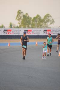 BIB: 522
                            <button type="button" onclick="openModal(10459814)" class="btn btn-primary btn-sm float-right btn-popup" data-toggle="modal" data-target=".modal-high-quality">
                        <i class="fas fa-shopping-cart"></i> Add to Cart
                    </button>
                                            <button type="button" onclick="isThisMe(10459814, true)" class="btn btn-success btn-sm float-right btn-popup btn-isme hidden" data-toggle="tooltip" data-placement="bottom" title="นี่คือรูปของคุณใช่ไหม คลิกที่นี่เพื่อเอาเข้าอัลบั้ม">
                        <i class="fas fa-plus"></i> Add to album
                    </button>
                    <button type="button" onclick="isThisMe(10459814, false)" class="btn btn-warning btn-sm float-right btn-popup btn-isnotme hidden">
                        <i class="fas fa-ban"></i> Remove from album
                    </button>