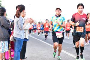 BIB: 21476, 208
                            <button type="button" onclick="openModal(12442055)" class="btn btn-primary btn-sm float-right btn-popup" data-toggle="modal" data-target=".modal-high-quality">
                        <i class="fas fa-shopping-cart"></i> Add to Cart
                    </button>
                                            <button type="button" onclick="isThisMe(12442055, true)" class="btn btn-success btn-sm float-right btn-popup btn-isme hidden" data-toggle="tooltip" data-placement="bottom" title="นี่คือรูปของคุณใช่ไหม คลิกที่นี่เพื่อเอาเข้าอัลบั้ม">
                        <i class="fas fa-plus"></i> Add to album
                    </button>
                    <button type="button" onclick="isThisMe(12442055, false)" class="btn btn-warning btn-sm float-right btn-popup btn-isnotme hidden">
                        <i class="fas fa-ban"></i> Remove from album
                    </button>