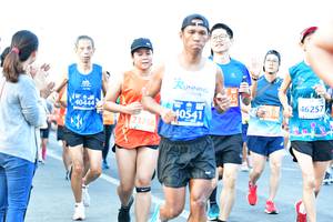 BIB: 46257, 40444, 0541, 23758
                            <button type="button" onclick="openModal(12444399)" class="btn btn-primary btn-sm float-right btn-popup" data-toggle="modal" data-target=".modal-high-quality">
                        <i class="fas fa-shopping-cart"></i> Add to Cart
                    </button>
                                            <button type="button" onclick="isThisMe(12444399, true)" class="btn btn-success btn-sm float-right btn-popup btn-isme hidden" data-toggle="tooltip" data-placement="bottom" title="นี่คือรูปของคุณใช่ไหม คลิกที่นี่เพื่อเอาเข้าอัลบั้ม">
                        <i class="fas fa-plus"></i> Add to album
                    </button>
                    <button type="button" onclick="isThisMe(12444399, false)" class="btn btn-warning btn-sm float-right btn-popup btn-isnotme hidden">
                        <i class="fas fa-ban"></i> Remove from album
                    </button>