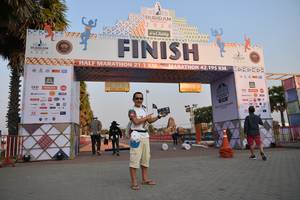 BIB: 2020, 42195, 211
                            <button type="button" onclick="openModal(10449773)" class="btn btn-primary btn-sm float-right btn-popup" data-toggle="modal" data-target=".modal-high-quality">
                        <i class="fas fa-shopping-cart"></i> Add to Cart
                    </button>
                                            <button type="button" onclick="isThisMe(10449773, true)" class="btn btn-success btn-sm float-right btn-popup btn-isme hidden" data-toggle="tooltip" data-placement="bottom" title="นี่คือรูปของคุณใช่ไหม คลิกที่นี่เพื่อเอาเข้าอัลบั้ม">
                        <i class="fas fa-plus"></i> Add to album
                    </button>
                    <button type="button" onclick="isThisMe(10449773, false)" class="btn btn-warning btn-sm float-right btn-popup btn-isnotme hidden">
                        <i class="fas fa-ban"></i> Remove from album
                    </button>