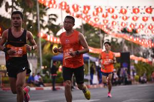 BIB: 540, 2035
                            <button type="button" onclick="openModal(12808572)" class="btn btn-primary btn-sm float-right btn-popup" data-toggle="modal" data-target=".modal-high-quality">
                        <i class="fas fa-shopping-cart"></i> Add to Cart
                    </button>
                                            <button type="button" onclick="isThisMe(12808572, true)" class="btn btn-success btn-sm float-right btn-popup btn-isme hidden" data-toggle="tooltip" data-placement="bottom" title="นี่คือรูปของคุณใช่ไหม คลิกที่นี่เพื่อเอาเข้าอัลบั้ม">
                        <i class="fas fa-plus"></i> Add to album
                    </button>
                    <button type="button" onclick="isThisMe(12808572, false)" class="btn btn-warning btn-sm float-right btn-popup btn-isnotme hidden">
                        <i class="fas fa-ban"></i> Remove from album
                    </button>