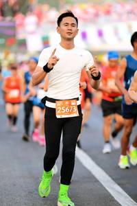 BIB: 25673
                            <button type="button" onclick="openModal(12729675)" class="btn btn-primary btn-sm float-right btn-popup" data-toggle="modal" data-target=".modal-high-quality">
                        <i class="fas fa-shopping-cart"></i> Add to Cart
                    </button>
                                            <button type="button" onclick="isThisMe(12729675, true)" class="btn btn-success btn-sm float-right btn-popup btn-isme hidden" data-toggle="tooltip" data-placement="bottom" title="นี่คือรูปของคุณใช่ไหม คลิกที่นี่เพื่อเอาเข้าอัลบั้ม">
                        <i class="fas fa-plus"></i> Add to album
                    </button>
                    <button type="button" onclick="isThisMe(12729675, false)" class="btn btn-warning btn-sm float-right btn-popup btn-isnotme hidden">
                        <i class="fas fa-ban"></i> Remove from album
                    </button>