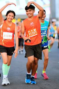 BIB: 23319, 21101, 4388
                            <button type="button" onclick="openModal(12633772)" class="btn btn-primary btn-sm float-right btn-popup" data-toggle="modal" data-target=".modal-high-quality">
                        <i class="fas fa-shopping-cart"></i> Add to Cart
                    </button>
                                            <button type="button" onclick="isThisMe(12633772, true)" class="btn btn-success btn-sm float-right btn-popup btn-isme hidden" data-toggle="tooltip" data-placement="bottom" title="นี่คือรูปของคุณใช่ไหม คลิกที่นี่เพื่อเอาเข้าอัลบั้ม">
                        <i class="fas fa-plus"></i> Add to album
                    </button>
                    <button type="button" onclick="isThisMe(12633772, false)" class="btn btn-warning btn-sm float-right btn-popup btn-isnotme hidden">
                        <i class="fas fa-ban"></i> Remove from album
                    </button>