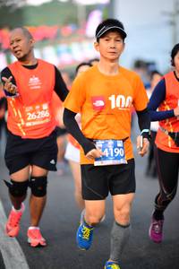 BIB: 100, 26286, 4190
                            <button type="button" onclick="openModal(12484884)" class="btn btn-primary btn-sm float-right btn-popup" data-toggle="modal" data-target=".modal-high-quality">
                        <i class="fas fa-shopping-cart"></i> Add to Cart
                    </button>
                                            <button type="button" onclick="isThisMe(12484884, true)" class="btn btn-success btn-sm float-right btn-popup btn-isme hidden" data-toggle="tooltip" data-placement="bottom" title="นี่คือรูปของคุณใช่ไหม คลิกที่นี่เพื่อเอาเข้าอัลบั้ม">
                        <i class="fas fa-plus"></i> Add to album
                    </button>
                    <button type="button" onclick="isThisMe(12484884, false)" class="btn btn-warning btn-sm float-right btn-popup btn-isnotme hidden">
                        <i class="fas fa-ban"></i> Remove from album
                    </button>