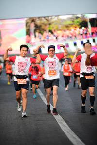 BIB: 267
                            <button type="button" onclick="openModal(12487905)" class="btn btn-primary btn-sm float-right btn-popup" data-toggle="modal" data-target=".modal-high-quality">
                        <i class="fas fa-shopping-cart"></i> Add to Cart
                    </button>
                                            <button type="button" onclick="isThisMe(12487905, true)" class="btn btn-success btn-sm float-right btn-popup btn-isme hidden" data-toggle="tooltip" data-placement="bottom" title="นี่คือรูปของคุณใช่ไหม คลิกที่นี่เพื่อเอาเข้าอัลบั้ม">
                        <i class="fas fa-plus"></i> Add to album
                    </button>
                    <button type="button" onclick="isThisMe(12487905, false)" class="btn btn-warning btn-sm float-right btn-popup btn-isnotme hidden">
                        <i class="fas fa-ban"></i> Remove from album
                    </button>