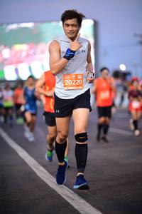 BIB: 20220
                            <button type="button" onclick="openModal(12477274)" class="btn btn-primary btn-sm float-right btn-popup" data-toggle="modal" data-target=".modal-high-quality">
                        <i class="fas fa-shopping-cart"></i> Add to Cart
                    </button>
                                            <button type="button" onclick="isThisMe(12477274, true)" class="btn btn-success btn-sm float-right btn-popup btn-isme hidden" data-toggle="tooltip" data-placement="bottom" title="นี่คือรูปของคุณใช่ไหม คลิกที่นี่เพื่อเอาเข้าอัลบั้ม">
                        <i class="fas fa-plus"></i> Add to album
                    </button>
                    <button type="button" onclick="isThisMe(12477274, false)" class="btn btn-warning btn-sm float-right btn-popup btn-isnotme hidden">
                        <i class="fas fa-ban"></i> Remove from album
                    </button>