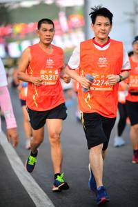 BIB: 3217, 2274
                            <button type="button" onclick="openModal(12487846)" class="btn btn-primary btn-sm float-right btn-popup" data-toggle="modal" data-target=".modal-high-quality">
                        <i class="fas fa-shopping-cart"></i> Add to Cart
                    </button>
                                            <button type="button" onclick="isThisMe(12487846, true)" class="btn btn-success btn-sm float-right btn-popup btn-isme hidden" data-toggle="tooltip" data-placement="bottom" title="นี่คือรูปของคุณใช่ไหม คลิกที่นี่เพื่อเอาเข้าอัลบั้ม">
                        <i class="fas fa-plus"></i> Add to album
                    </button>
                    <button type="button" onclick="isThisMe(12487846, false)" class="btn btn-warning btn-sm float-right btn-popup btn-isnotme hidden">
                        <i class="fas fa-ban"></i> Remove from album
                    </button>