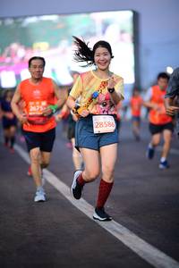 BIB: 2675, 28586
                            <button type="button" onclick="openModal(12479266)" class="btn btn-primary btn-sm float-right btn-popup" data-toggle="modal" data-target=".modal-high-quality">
                        <i class="fas fa-shopping-cart"></i> Add to Cart
                    </button>
                                            <button type="button" onclick="isThisMe(12479266, true)" class="btn btn-success btn-sm float-right btn-popup btn-isme hidden" data-toggle="tooltip" data-placement="bottom" title="นี่คือรูปของคุณใช่ไหม คลิกที่นี่เพื่อเอาเข้าอัลบั้ม">
                        <i class="fas fa-plus"></i> Add to album
                    </button>
                    <button type="button" onclick="isThisMe(12479266, false)" class="btn btn-warning btn-sm float-right btn-popup btn-isnotme hidden">
                        <i class="fas fa-ban"></i> Remove from album
                    </button>