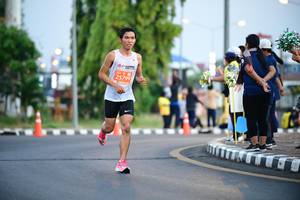 BIB: 25799
                            <button type="button" onclick="openModal(11099225)" class="btn btn-primary btn-sm float-right btn-popup" data-toggle="modal" data-target=".modal-high-quality">
                        <i class="fas fa-shopping-cart"></i> Add to Cart
                    </button>
                                            <button type="button" onclick="isThisMe(11099225, true)" class="btn btn-success btn-sm float-right btn-popup btn-isme hidden" data-toggle="tooltip" data-placement="bottom" title="นี่คือรูปของคุณใช่ไหม คลิกที่นี่เพื่อเอาเข้าอัลบั้ม">
                        <i class="fas fa-plus"></i> Add to album
                    </button>
                    <button type="button" onclick="isThisMe(11099225, false)" class="btn btn-warning btn-sm float-right btn-popup btn-isnotme hidden">
                        <i class="fas fa-ban"></i> Remove from album
                    </button>