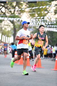 BIB: 20725, 21095
                            <button type="button" onclick="openModal(11032122)" class="btn btn-primary btn-sm float-right btn-popup" data-toggle="modal" data-target=".modal-high-quality">
                        <i class="fas fa-shopping-cart"></i> Add to Cart
                    </button>
                                            <button type="button" onclick="isThisMe(11032122, true)" class="btn btn-success btn-sm float-right btn-popup btn-isme hidden" data-toggle="tooltip" data-placement="bottom" title="นี่คือรูปของคุณใช่ไหม คลิกที่นี่เพื่อเอาเข้าอัลบั้ม">
                        <i class="fas fa-plus"></i> Add to album
                    </button>
                    <button type="button" onclick="isThisMe(11032122, false)" class="btn btn-warning btn-sm float-right btn-popup btn-isnotme hidden">
                        <i class="fas fa-ban"></i> Remove from album
                    </button>