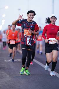 BIB: 200, 28218
                            <button type="button" onclick="openModal(11559722)" class="btn btn-primary btn-sm float-right btn-popup" data-toggle="modal" data-target=".modal-high-quality">
                        <i class="fas fa-shopping-cart"></i> Add to Cart
                    </button>
                                            <button type="button" onclick="isThisMe(11559722, true)" class="btn btn-success btn-sm float-right btn-popup btn-isme hidden" data-toggle="tooltip" data-placement="bottom" title="นี่คือรูปของคุณใช่ไหม คลิกที่นี่เพื่อเอาเข้าอัลบั้ม">
                        <i class="fas fa-plus"></i> Add to album
                    </button>
                    <button type="button" onclick="isThisMe(11559722, false)" class="btn btn-warning btn-sm float-right btn-popup btn-isnotme hidden">
                        <i class="fas fa-ban"></i> Remove from album
                    </button>