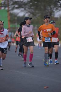 BIB: 100, 0367, 28282, 44190, 23661
                            <button type="button" onclick="openModal(12645478)" class="btn btn-primary btn-sm float-right btn-popup" data-toggle="modal" data-target=".modal-high-quality">
                        <i class="fas fa-shopping-cart"></i> Add to Cart
                    </button>
                                            <button type="button" onclick="isThisMe(12645478, true)" class="btn btn-success btn-sm float-right btn-popup btn-isme hidden" data-toggle="tooltip" data-placement="bottom" title="นี่คือรูปของคุณใช่ไหม คลิกที่นี่เพื่อเอาเข้าอัลบั้ม">
                        <i class="fas fa-plus"></i> Add to album
                    </button>
                    <button type="button" onclick="isThisMe(12645478, false)" class="btn btn-warning btn-sm float-right btn-popup btn-isnotme hidden">
                        <i class="fas fa-ban"></i> Remove from album
                    </button>