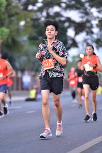 BIB: 21433
                            <button type="button" onclick="openModal(11915012)" class="btn btn-primary btn-sm float-right btn-popup" data-toggle="modal" data-target=".modal-high-quality">
                        <i class="fas fa-shopping-cart"></i> Add to Cart
                    </button>
                                            <button type="button" onclick="isThisMe(11915012, true)" class="btn btn-success btn-sm float-right btn-popup btn-isme hidden" data-toggle="tooltip" data-placement="bottom" title="นี่คือรูปของคุณใช่ไหม คลิกที่นี่เพื่อเอาเข้าอัลบั้ม">
                        <i class="fas fa-plus"></i> Add to album
                    </button>
                    <button type="button" onclick="isThisMe(11915012, false)" class="btn btn-warning btn-sm float-right btn-popup btn-isnotme hidden">
                        <i class="fas fa-ban"></i> Remove from album
                    </button>