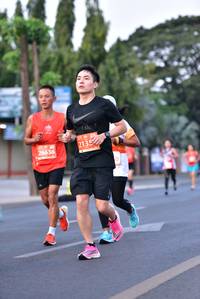 BIB: 2135, 26636
                            <button type="button" onclick="openModal(11924639)" class="btn btn-primary btn-sm float-right btn-popup" data-toggle="modal" data-target=".modal-high-quality">
                        <i class="fas fa-shopping-cart"></i> Add to Cart
                    </button>
                                            <button type="button" onclick="isThisMe(11924639, true)" class="btn btn-success btn-sm float-right btn-popup btn-isme hidden" data-toggle="tooltip" data-placement="bottom" title="นี่คือรูปของคุณใช่ไหม คลิกที่นี่เพื่อเอาเข้าอัลบั้ม">
                        <i class="fas fa-plus"></i> Add to album
                    </button>
                    <button type="button" onclick="isThisMe(11924639, false)" class="btn btn-warning btn-sm float-right btn-popup btn-isnotme hidden">
                        <i class="fas fa-ban"></i> Remove from album
                    </button>