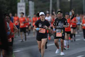 BIB: 0165, 27824, 972
                            <button type="button" onclick="openModal(11605544)" class="btn btn-primary btn-sm float-right btn-popup" data-toggle="modal" data-target=".modal-high-quality">
                        <i class="fas fa-shopping-cart"></i> Add to Cart
                    </button>
                                            <button type="button" onclick="isThisMe(11605544, true)" class="btn btn-success btn-sm float-right btn-popup btn-isme hidden" data-toggle="tooltip" data-placement="bottom" title="นี่คือรูปของคุณใช่ไหม คลิกที่นี่เพื่อเอาเข้าอัลบั้ม">
                        <i class="fas fa-plus"></i> Add to album
                    </button>
                    <button type="button" onclick="isThisMe(11605544, false)" class="btn btn-warning btn-sm float-right btn-popup btn-isnotme hidden">
                        <i class="fas fa-ban"></i> Remove from album
                    </button>
