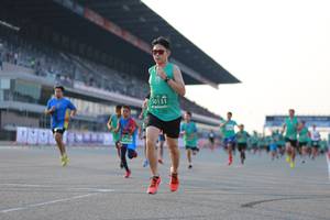 BIB: 50131
                            <button type="button" onclick="openModal(10529186)" class="btn btn-primary btn-sm float-right btn-popup" data-toggle="modal" data-target=".modal-high-quality">
                        <i class="fas fa-shopping-cart"></i> Add to Cart
                    </button>
                                            <button type="button" onclick="isThisMe(10529186, true)" class="btn btn-success btn-sm float-right btn-popup btn-isme hidden" data-toggle="tooltip" data-placement="bottom" title="นี่คือรูปของคุณใช่ไหม คลิกที่นี่เพื่อเอาเข้าอัลบั้ม">
                        <i class="fas fa-plus"></i> Add to album
                    </button>
                    <button type="button" onclick="isThisMe(10529186, false)" class="btn btn-warning btn-sm float-right btn-popup btn-isnotme hidden">
                        <i class="fas fa-ban"></i> Remove from album
                    </button>