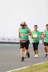 BIB: 0818, 520
                            <button type="button" onclick="openModal(10544612)" class="btn btn-primary btn-sm float-right btn-popup" data-toggle="modal" data-target=".modal-high-quality">
                        <i class="fas fa-shopping-cart"></i> Add to Cart
                    </button>
                                            <button type="button" onclick="isThisMe(10544612, true)" class="btn btn-success btn-sm float-right btn-popup btn-isme hidden" data-toggle="tooltip" data-placement="bottom" title="นี่คือรูปของคุณใช่ไหม คลิกที่นี่เพื่อเอาเข้าอัลบั้ม">
                        <i class="fas fa-plus"></i> Add to album
                    </button>
                    <button type="button" onclick="isThisMe(10544612, false)" class="btn btn-warning btn-sm float-right btn-popup btn-isnotme hidden">
                        <i class="fas fa-ban"></i> Remove from album
                    </button>