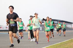 BIB: 50466, 5272, 0528, 2277
                            <button type="button" onclick="openModal(10543788)" class="btn btn-primary btn-sm float-right btn-popup" data-toggle="modal" data-target=".modal-high-quality">
                        <i class="fas fa-shopping-cart"></i> Add to Cart
                    </button>
                                            <button type="button" onclick="isThisMe(10543788, true)" class="btn btn-success btn-sm float-right btn-popup btn-isme hidden" data-toggle="tooltip" data-placement="bottom" title="นี่คือรูปของคุณใช่ไหม คลิกที่นี่เพื่อเอาเข้าอัลบั้ม">
                        <i class="fas fa-plus"></i> Add to album
                    </button>
                    <button type="button" onclick="isThisMe(10543788, false)" class="btn btn-warning btn-sm float-right btn-popup btn-isnotme hidden">
                        <i class="fas fa-ban"></i> Remove from album
                    </button>