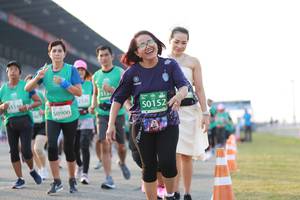 BIB: 50152, 50900
                            <button type="button" onclick="openModal(10529408)" class="btn btn-primary btn-sm float-right btn-popup" data-toggle="modal" data-target=".modal-high-quality">
                        <i class="fas fa-shopping-cart"></i> Add to Cart
                    </button>
                                            <button type="button" onclick="isThisMe(10529408, true)" class="btn btn-success btn-sm float-right btn-popup btn-isme hidden" data-toggle="tooltip" data-placement="bottom" title="นี่คือรูปของคุณใช่ไหม คลิกที่นี่เพื่อเอาเข้าอัลบั้ม">
                        <i class="fas fa-plus"></i> Add to album
                    </button>
                    <button type="button" onclick="isThisMe(10529408, false)" class="btn btn-warning btn-sm float-right btn-popup btn-isnotme hidden">
                        <i class="fas fa-ban"></i> Remove from album
                    </button>