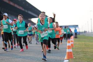 BIB: 52507, 51064, 50518
                            <button type="button" onclick="openModal(10529331)" class="btn btn-primary btn-sm float-right btn-popup" data-toggle="modal" data-target=".modal-high-quality">
                        <i class="fas fa-shopping-cart"></i> Add to Cart
                    </button>
                                            <button type="button" onclick="isThisMe(10529331, true)" class="btn btn-success btn-sm float-right btn-popup btn-isme hidden" data-toggle="tooltip" data-placement="bottom" title="นี่คือรูปของคุณใช่ไหม คลิกที่นี่เพื่อเอาเข้าอัลบั้ม">
                        <i class="fas fa-plus"></i> Add to album
                    </button>
                    <button type="button" onclick="isThisMe(10529331, false)" class="btn btn-warning btn-sm float-right btn-popup btn-isnotme hidden">
                        <i class="fas fa-ban"></i> Remove from album
                    </button>