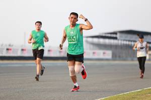 BIB: 51762
                            <button type="button" onclick="openModal(10543168)" class="btn btn-primary btn-sm float-right btn-popup" data-toggle="modal" data-target=".modal-high-quality">
                        <i class="fas fa-shopping-cart"></i> Add to Cart
                    </button>
                                            <button type="button" onclick="isThisMe(10543168, true)" class="btn btn-success btn-sm float-right btn-popup btn-isme hidden" data-toggle="tooltip" data-placement="bottom" title="นี่คือรูปของคุณใช่ไหม คลิกที่นี่เพื่อเอาเข้าอัลบั้ม">
                        <i class="fas fa-plus"></i> Add to album
                    </button>
                    <button type="button" onclick="isThisMe(10543168, false)" class="btn btn-warning btn-sm float-right btn-popup btn-isnotme hidden">
                        <i class="fas fa-ban"></i> Remove from album
                    </button>