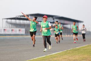 BIB: 52872
                            <button type="button" onclick="openModal(10543066)" class="btn btn-primary btn-sm float-right btn-popup" data-toggle="modal" data-target=".modal-high-quality">
                        <i class="fas fa-shopping-cart"></i> Add to Cart
                    </button>
                                            <button type="button" onclick="isThisMe(10543066, true)" class="btn btn-success btn-sm float-right btn-popup btn-isme hidden" data-toggle="tooltip" data-placement="bottom" title="นี่คือรูปของคุณใช่ไหม คลิกที่นี่เพื่อเอาเข้าอัลบั้ม">
                        <i class="fas fa-plus"></i> Add to album
                    </button>
                    <button type="button" onclick="isThisMe(10543066, false)" class="btn btn-warning btn-sm float-right btn-popup btn-isnotme hidden">
                        <i class="fas fa-ban"></i> Remove from album
                    </button>