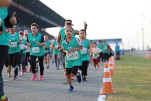 BIB: 32507, 3064, 2767, 0518
                            <button type="button" onclick="openModal(10529318)" class="btn btn-primary btn-sm float-right btn-popup" data-toggle="modal" data-target=".modal-high-quality">
                        <i class="fas fa-shopping-cart"></i> Add to Cart
                    </button>
                                            <button type="button" onclick="isThisMe(10529318, true)" class="btn btn-success btn-sm float-right btn-popup btn-isme hidden" data-toggle="tooltip" data-placement="bottom" title="นี่คือรูปของคุณใช่ไหม คลิกที่นี่เพื่อเอาเข้าอัลบั้ม">
                        <i class="fas fa-plus"></i> Add to album
                    </button>
                    <button type="button" onclick="isThisMe(10529318, false)" class="btn btn-warning btn-sm float-right btn-popup btn-isnotme hidden">
                        <i class="fas fa-ban"></i> Remove from album
                    </button>