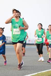 BIB: 52930, 0597, 126
                            <button type="button" onclick="openModal(10548602)" class="btn btn-primary btn-sm float-right btn-popup" data-toggle="modal" data-target=".modal-high-quality">
                        <i class="fas fa-shopping-cart"></i> Add to Cart
                    </button>
                                            <button type="button" onclick="isThisMe(10548602, true)" class="btn btn-success btn-sm float-right btn-popup btn-isme hidden" data-toggle="tooltip" data-placement="bottom" title="นี่คือรูปของคุณใช่ไหม คลิกที่นี่เพื่อเอาเข้าอัลบั้ม">
                        <i class="fas fa-plus"></i> Add to album
                    </button>
                    <button type="button" onclick="isThisMe(10548602, false)" class="btn btn-warning btn-sm float-right btn-popup btn-isnotme hidden">
                        <i class="fas fa-ban"></i> Remove from album
                    </button>