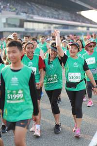 BIB: 53301, 53003, 50045, 1999
                            <button type="button" onclick="openModal(10529919)" class="btn btn-primary btn-sm float-right btn-popup" data-toggle="modal" data-target=".modal-high-quality">
                        <i class="fas fa-shopping-cart"></i> Add to Cart
                    </button>
                                            <button type="button" onclick="isThisMe(10529919, true)" class="btn btn-success btn-sm float-right btn-popup btn-isme hidden" data-toggle="tooltip" data-placement="bottom" title="นี่คือรูปของคุณใช่ไหม คลิกที่นี่เพื่อเอาเข้าอัลบั้ม">
                        <i class="fas fa-plus"></i> Add to album
                    </button>
                    <button type="button" onclick="isThisMe(10529919, false)" class="btn btn-warning btn-sm float-right btn-popup btn-isnotme hidden">
                        <i class="fas fa-ban"></i> Remove from album
                    </button>