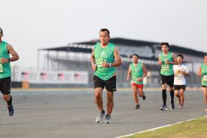 BIB: 520
                            <button type="button" onclick="openModal(10542593)" class="btn btn-primary btn-sm float-right btn-popup" data-toggle="modal" data-target=".modal-high-quality">
                        <i class="fas fa-shopping-cart"></i> Add to Cart
                    </button>
                                            <button type="button" onclick="isThisMe(10542593, true)" class="btn btn-success btn-sm float-right btn-popup btn-isme hidden" data-toggle="tooltip" data-placement="bottom" title="นี่คือรูปของคุณใช่ไหม คลิกที่นี่เพื่อเอาเข้าอัลบั้ม">
                        <i class="fas fa-plus"></i> Add to album
                    </button>
                    <button type="button" onclick="isThisMe(10542593, false)" class="btn btn-warning btn-sm float-right btn-popup btn-isnotme hidden">
                        <i class="fas fa-ban"></i> Remove from album
                    </button>