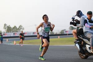 BIB: 51556
                            <button type="button" onclick="openModal(10540965)" class="btn btn-primary btn-sm float-right btn-popup" data-toggle="modal" data-target=".modal-high-quality">
                        <i class="fas fa-shopping-cart"></i> Add to Cart
                    </button>
                                            <button type="button" onclick="isThisMe(10540965, true)" class="btn btn-success btn-sm float-right btn-popup btn-isme hidden" data-toggle="tooltip" data-placement="bottom" title="นี่คือรูปของคุณใช่ไหม คลิกที่นี่เพื่อเอาเข้าอัลบั้ม">
                        <i class="fas fa-plus"></i> Add to album
                    </button>
                    <button type="button" onclick="isThisMe(10540965, false)" class="btn btn-warning btn-sm float-right btn-popup btn-isnotme hidden">
                        <i class="fas fa-ban"></i> Remove from album
                    </button>