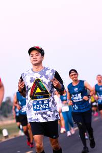 BIB: 0418, 42262
                            <button type="button" onclick="openModal(12801314)" class="btn btn-primary btn-sm float-right btn-popup" data-toggle="modal" data-target=".modal-high-quality">
                        <i class="fas fa-shopping-cart"></i> Add to Cart
                    </button>
                                            <button type="button" onclick="isThisMe(12801314, true)" class="btn btn-success btn-sm float-right btn-popup btn-isme hidden" data-toggle="tooltip" data-placement="bottom" title="นี่คือรูปของคุณใช่ไหม คลิกที่นี่เพื่อเอาเข้าอัลบั้ม">
                        <i class="fas fa-plus"></i> Add to album
                    </button>
                    <button type="button" onclick="isThisMe(12801314, false)" class="btn btn-warning btn-sm float-right btn-popup btn-isnotme hidden">
                        <i class="fas fa-ban"></i> Remove from album
                    </button>
