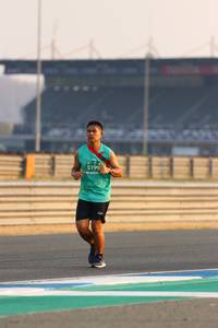 BIB: 5199
                            <button type="button" onclick="openModal(10528450)" class="btn btn-primary btn-sm float-right btn-popup" data-toggle="modal" data-target=".modal-high-quality">
                        <i class="fas fa-shopping-cart"></i> Add to Cart
                    </button>
                                            <button type="button" onclick="isThisMe(10528450, true)" class="btn btn-success btn-sm float-right btn-popup btn-isme hidden" data-toggle="tooltip" data-placement="bottom" title="นี่คือรูปของคุณใช่ไหม คลิกที่นี่เพื่อเอาเข้าอัลบั้ม">
                        <i class="fas fa-plus"></i> Add to album
                    </button>
                    <button type="button" onclick="isThisMe(10528450, false)" class="btn btn-warning btn-sm float-right btn-popup btn-isnotme hidden">
                        <i class="fas fa-ban"></i> Remove from album
                    </button>