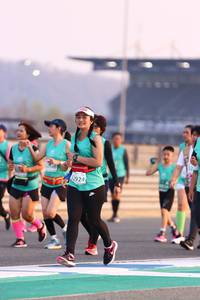 BIB: 924
                            <button type="button" onclick="openModal(10530131)" class="btn btn-primary btn-sm float-right btn-popup" data-toggle="modal" data-target=".modal-high-quality">
                        <i class="fas fa-shopping-cart"></i> Add to Cart
                    </button>
                                            <button type="button" onclick="isThisMe(10530131, true)" class="btn btn-success btn-sm float-right btn-popup btn-isme hidden" data-toggle="tooltip" data-placement="bottom" title="นี่คือรูปของคุณใช่ไหม คลิกที่นี่เพื่อเอาเข้าอัลบั้ม">
                        <i class="fas fa-plus"></i> Add to album
                    </button>
                    <button type="button" onclick="isThisMe(10530131, false)" class="btn btn-warning btn-sm float-right btn-popup btn-isnotme hidden">
                        <i class="fas fa-ban"></i> Remove from album
                    </button>