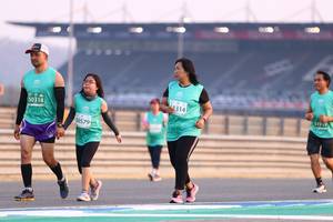 BIB: 1919, 314, 50318, 50579
                            <button type="button" onclick="openModal(10556001)" class="btn btn-primary btn-sm float-right btn-popup" data-toggle="modal" data-target=".modal-high-quality">
                        <i class="fas fa-shopping-cart"></i> Add to Cart
                    </button>
                                            <button type="button" onclick="isThisMe(10556001, true)" class="btn btn-success btn-sm float-right btn-popup btn-isme hidden" data-toggle="tooltip" data-placement="bottom" title="นี่คือรูปของคุณใช่ไหม คลิกที่นี่เพื่อเอาเข้าอัลบั้ม">
                        <i class="fas fa-plus"></i> Add to album
                    </button>
                    <button type="button" onclick="isThisMe(10556001, false)" class="btn btn-warning btn-sm float-right btn-popup btn-isnotme hidden">
                        <i class="fas fa-ban"></i> Remove from album
                    </button>