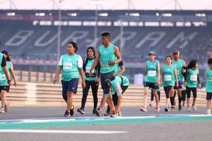 BIB: 0130, 1166, 52726
                            <button type="button" onclick="openModal(10553512)" class="btn btn-primary btn-sm float-right btn-popup" data-toggle="modal" data-target=".modal-high-quality">
                        <i class="fas fa-shopping-cart"></i> Add to Cart
                    </button>
                                            <button type="button" onclick="isThisMe(10553512, true)" class="btn btn-success btn-sm float-right btn-popup btn-isme hidden" data-toggle="tooltip" data-placement="bottom" title="นี่คือรูปของคุณใช่ไหม คลิกที่นี่เพื่อเอาเข้าอัลบั้ม">
                        <i class="fas fa-plus"></i> Add to album
                    </button>
                    <button type="button" onclick="isThisMe(10553512, false)" class="btn btn-warning btn-sm float-right btn-popup btn-isnotme hidden">
                        <i class="fas fa-ban"></i> Remove from album
                    </button>