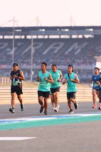 BIB: 0214, 1790
                            <button type="button" onclick="openModal(10529651)" class="btn btn-primary btn-sm float-right btn-popup" data-toggle="modal" data-target=".modal-high-quality">
                        <i class="fas fa-shopping-cart"></i> Add to Cart
                    </button>
                                            <button type="button" onclick="isThisMe(10529651, true)" class="btn btn-success btn-sm float-right btn-popup btn-isme hidden" data-toggle="tooltip" data-placement="bottom" title="นี่คือรูปของคุณใช่ไหม คลิกที่นี่เพื่อเอาเข้าอัลบั้ม">
                        <i class="fas fa-plus"></i> Add to album
                    </button>
                    <button type="button" onclick="isThisMe(10529651, false)" class="btn btn-warning btn-sm float-right btn-popup btn-isnotme hidden">
                        <i class="fas fa-ban"></i> Remove from album
                    </button>