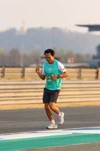 BIB: 516
                            <button type="button" onclick="openModal(10527806)" class="btn btn-primary btn-sm float-right btn-popup" data-toggle="modal" data-target=".modal-high-quality">
                        <i class="fas fa-shopping-cart"></i> Add to Cart
                    </button>
                                            <button type="button" onclick="isThisMe(10527806, true)" class="btn btn-success btn-sm float-right btn-popup btn-isme hidden" data-toggle="tooltip" data-placement="bottom" title="นี่คือรูปของคุณใช่ไหม คลิกที่นี่เพื่อเอาเข้าอัลบั้ม">
                        <i class="fas fa-plus"></i> Add to album
                    </button>
                    <button type="button" onclick="isThisMe(10527806, false)" class="btn btn-warning btn-sm float-right btn-popup btn-isnotme hidden">
                        <i class="fas fa-ban"></i> Remove from album
                    </button>