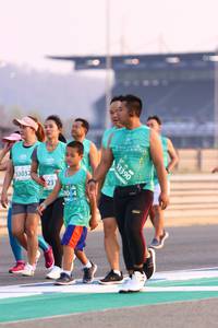 BIB: 3390, 53032
                            <button type="button" onclick="openModal(10528969)" class="btn btn-primary btn-sm float-right btn-popup" data-toggle="modal" data-target=".modal-high-quality">
                        <i class="fas fa-shopping-cart"></i> Add to Cart
                    </button>
                                            <button type="button" onclick="isThisMe(10528969, true)" class="btn btn-success btn-sm float-right btn-popup btn-isme hidden" data-toggle="tooltip" data-placement="bottom" title="นี่คือรูปของคุณใช่ไหม คลิกที่นี่เพื่อเอาเข้าอัลบั้ม">
                        <i class="fas fa-plus"></i> Add to album
                    </button>
                    <button type="button" onclick="isThisMe(10528969, false)" class="btn btn-warning btn-sm float-right btn-popup btn-isnotme hidden">
                        <i class="fas fa-ban"></i> Remove from album
                    </button>