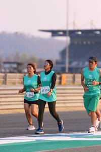 BIB: 501, 51193, 1204
                            <button type="button" onclick="openModal(10532064)" class="btn btn-primary btn-sm float-right btn-popup" data-toggle="modal" data-target=".modal-high-quality">
                        <i class="fas fa-shopping-cart"></i> Add to Cart
                    </button>
                                            <button type="button" onclick="isThisMe(10532064, true)" class="btn btn-success btn-sm float-right btn-popup btn-isme hidden" data-toggle="tooltip" data-placement="bottom" title="นี่คือรูปของคุณใช่ไหม คลิกที่นี่เพื่อเอาเข้าอัลบั้ม">
                        <i class="fas fa-plus"></i> Add to album
                    </button>
                    <button type="button" onclick="isThisMe(10532064, false)" class="btn btn-warning btn-sm float-right btn-popup btn-isnotme hidden">
                        <i class="fas fa-ban"></i> Remove from album
                    </button>