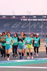 BIB: 50768, 0765, 50758
                            <button type="button" onclick="openModal(10538268)" class="btn btn-primary btn-sm float-right btn-popup" data-toggle="modal" data-target=".modal-high-quality">
                        <i class="fas fa-shopping-cart"></i> Add to Cart
                    </button>
                                            <button type="button" onclick="isThisMe(10538268, true)" class="btn btn-success btn-sm float-right btn-popup btn-isme hidden" data-toggle="tooltip" data-placement="bottom" title="นี่คือรูปของคุณใช่ไหม คลิกที่นี่เพื่อเอาเข้าอัลบั้ม">
                        <i class="fas fa-plus"></i> Add to album
                    </button>
                    <button type="button" onclick="isThisMe(10538268, false)" class="btn btn-warning btn-sm float-right btn-popup btn-isnotme hidden">
                        <i class="fas fa-ban"></i> Remove from album
                    </button>