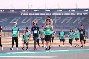 BIB: 50174, 52974, 50959, 3152
                            <button type="button" onclick="openModal(10563149)" class="btn btn-primary btn-sm float-right btn-popup" data-toggle="modal" data-target=".modal-high-quality">
                        <i class="fas fa-shopping-cart"></i> Add to Cart
                    </button>
                                            <button type="button" onclick="isThisMe(10563149, true)" class="btn btn-success btn-sm float-right btn-popup btn-isme hidden" data-toggle="tooltip" data-placement="bottom" title="นี่คือรูปของคุณใช่ไหม คลิกที่นี่เพื่อเอาเข้าอัลบั้ม">
                        <i class="fas fa-plus"></i> Add to album
                    </button>
                    <button type="button" onclick="isThisMe(10563149, false)" class="btn btn-warning btn-sm float-right btn-popup btn-isnotme hidden">
                        <i class="fas fa-ban"></i> Remove from album
                    </button>