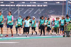 BIB: 1272, 53138
                            <button type="button" onclick="openModal(10540275)" class="btn btn-primary btn-sm float-right btn-popup" data-toggle="modal" data-target=".modal-high-quality">
                        <i class="fas fa-shopping-cart"></i> Add to Cart
                    </button>
                                            <button type="button" onclick="isThisMe(10540275, true)" class="btn btn-success btn-sm float-right btn-popup btn-isme hidden" data-toggle="tooltip" data-placement="bottom" title="นี่คือรูปของคุณใช่ไหม คลิกที่นี่เพื่อเอาเข้าอัลบั้ม">
                        <i class="fas fa-plus"></i> Add to album
                    </button>
                    <button type="button" onclick="isThisMe(10540275, false)" class="btn btn-warning btn-sm float-right btn-popup btn-isnotme hidden">
                        <i class="fas fa-ban"></i> Remove from album
                    </button>