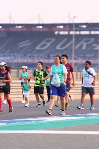 BIB: 2747, 
                            <button type="button" onclick="openModal(10535904)" class="btn btn-primary btn-sm float-right btn-popup" data-toggle="modal" data-target=".modal-high-quality">
                        <i class="fas fa-shopping-cart"></i> Add to Cart
                    </button>
                                            <button type="button" onclick="isThisMe(10535904, true)" class="btn btn-success btn-sm float-right btn-popup btn-isme hidden" data-toggle="tooltip" data-placement="bottom" title="นี่คือรูปของคุณใช่ไหม คลิกที่นี่เพื่อเอาเข้าอัลบั้ม">
                        <i class="fas fa-plus"></i> Add to album
                    </button>
                    <button type="button" onclick="isThisMe(10535904, false)" class="btn btn-warning btn-sm float-right btn-popup btn-isnotme hidden">
                        <i class="fas fa-ban"></i> Remove from album
                    </button>