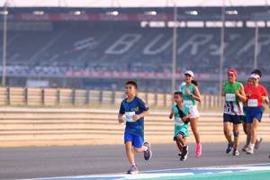 BIB: 62526, 0613
                            <button type="button" onclick="openModal(10530525)" class="btn btn-primary btn-sm float-right btn-popup" data-toggle="modal" data-target=".modal-high-quality">
                        <i class="fas fa-shopping-cart"></i> Add to Cart
                    </button>
                                            <button type="button" onclick="isThisMe(10530525, true)" class="btn btn-success btn-sm float-right btn-popup btn-isme hidden" data-toggle="tooltip" data-placement="bottom" title="นี่คือรูปของคุณใช่ไหม คลิกที่นี่เพื่อเอาเข้าอัลบั้ม">
                        <i class="fas fa-plus"></i> Add to album
                    </button>
                    <button type="button" onclick="isThisMe(10530525, false)" class="btn btn-warning btn-sm float-right btn-popup btn-isnotme hidden">
                        <i class="fas fa-ban"></i> Remove from album
                    </button>