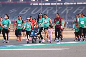 BIB: 353, 53406, 3176, 506, 50723, 1525
                            <button type="button" onclick="openModal(10539557)" class="btn btn-primary btn-sm float-right btn-popup" data-toggle="modal" data-target=".modal-high-quality">
                        <i class="fas fa-shopping-cart"></i> Add to Cart
                    </button>
                                            <button type="button" onclick="isThisMe(10539557, true)" class="btn btn-success btn-sm float-right btn-popup btn-isme hidden" data-toggle="tooltip" data-placement="bottom" title="นี่คือรูปของคุณใช่ไหม คลิกที่นี่เพื่อเอาเข้าอัลบั้ม">
                        <i class="fas fa-plus"></i> Add to album
                    </button>
                    <button type="button" onclick="isThisMe(10539557, false)" class="btn btn-warning btn-sm float-right btn-popup btn-isnotme hidden">
                        <i class="fas fa-ban"></i> Remove from album
                    </button>