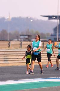 BIB: 529
                            <button type="button" onclick="openModal(10531813)" class="btn btn-primary btn-sm float-right btn-popup" data-toggle="modal" data-target=".modal-high-quality">
                        <i class="fas fa-shopping-cart"></i> Add to Cart
                    </button>
                                            <button type="button" onclick="isThisMe(10531813, true)" class="btn btn-success btn-sm float-right btn-popup btn-isme hidden" data-toggle="tooltip" data-placement="bottom" title="นี่คือรูปของคุณใช่ไหม คลิกที่นี่เพื่อเอาเข้าอัลบั้ม">
                        <i class="fas fa-plus"></i> Add to album
                    </button>
                    <button type="button" onclick="isThisMe(10531813, false)" class="btn btn-warning btn-sm float-right btn-popup btn-isnotme hidden">
                        <i class="fas fa-ban"></i> Remove from album
                    </button>